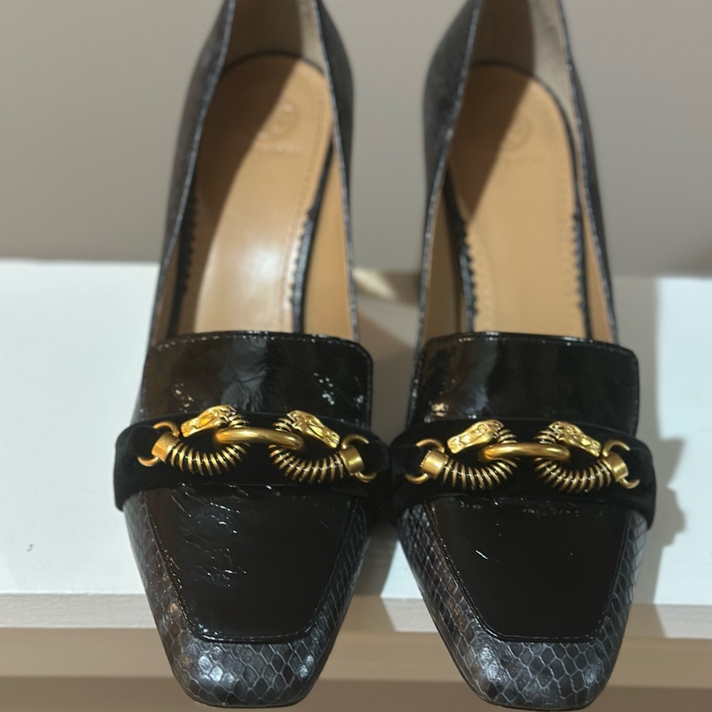 Tory Burch Jessa Size 10.5 Black Gold Mirror Heels Python Print